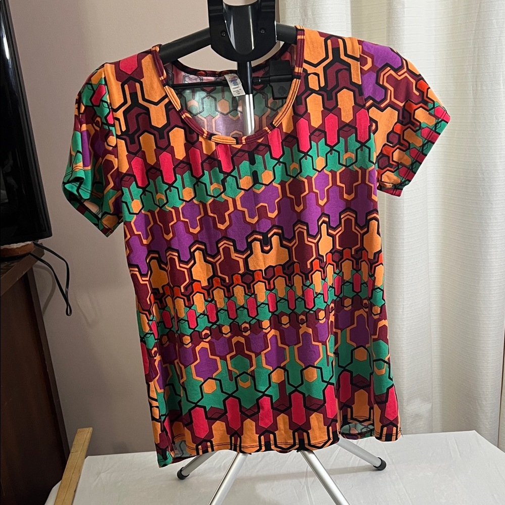 LuLaRoe Vibrant Short Sleeve Tee with Geometric Pattern